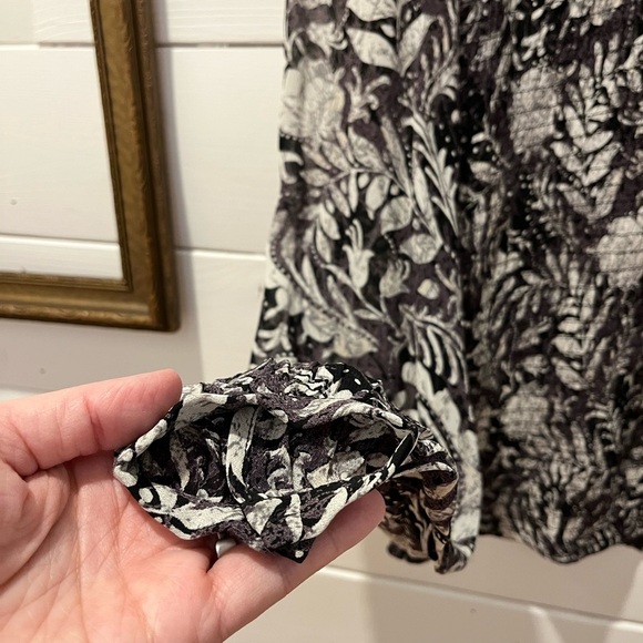 Smocked Print Blouse - Part Two (Size 34 / XS) - Picture 8 of 10